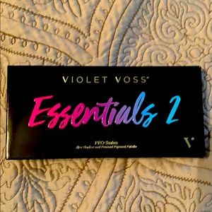 Violet Voss- Essentials 2
